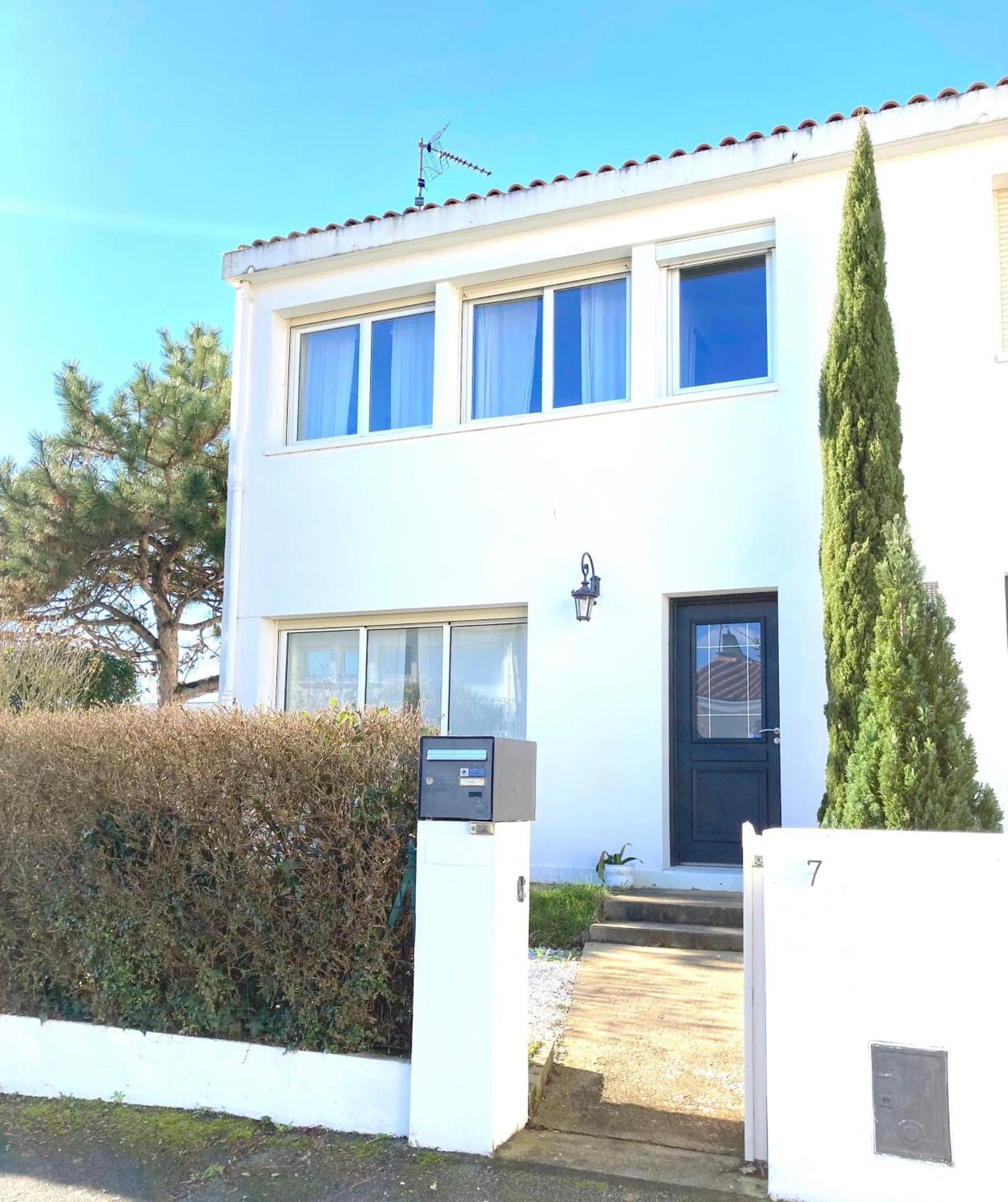 Maison Centre Ville Avec Jardin , Terrasse, Et Garage Velos La Rochelle  Exterior foto