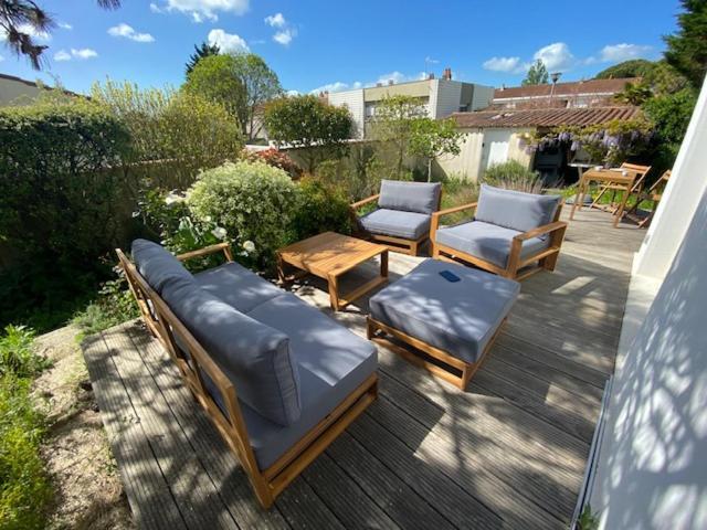 Maison Centre Ville Avec Jardin , Terrasse, Et Garage Velos La Rochelle  Exterior foto